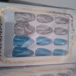 Press on nails